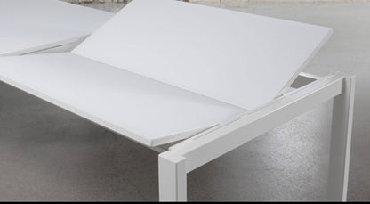Infinite Extendable Table