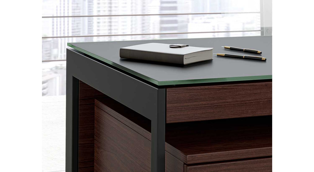 Sequel 20 Desk